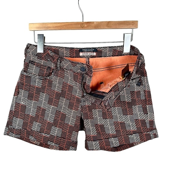 SCOTCH & SODA La Femme Selon Marie Sahara Social Printed Mid Rise Shorts - Picture 5 of 9